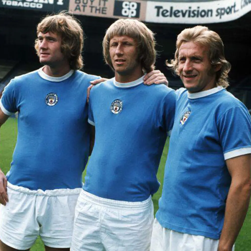 サッカーユニフォーム マンチェスターシティ Manchester City 1973-74 Retro Football Shirt | Vintage Football Club ®