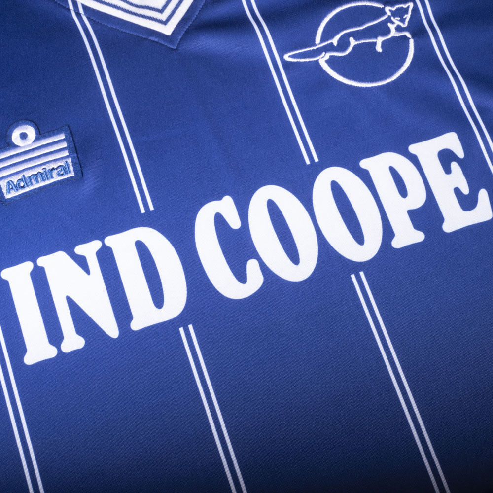Leicester City 1983-84 Retro Football Shirt - Image 4