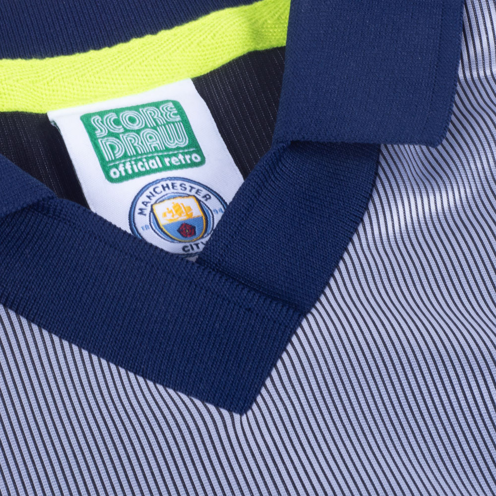 Manchester City 2000-01 Retro Football Jersey - Image 5